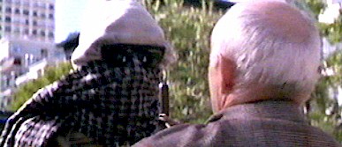 Nick prend contact avec le Docteur Wachs - Les aventures d'un homme invisible (Memoirs of an Invisible Man)