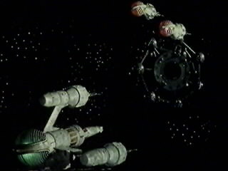 Le "Liberator" attiré vers la station spatiale alien (épisode 'Redemption') - Blake's 7 (Blakes 7)