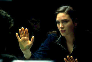 La douce Emma ne peut croire John Murdoch. - Dark City
