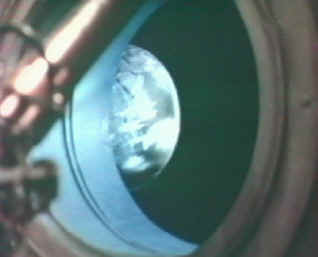 Vue de la lune depuis le projectile de Victor Barbicane - De la Terre à la Lune (From the Earth to the Moon)
