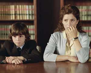 Andrea, la mère d'Evan est inquiète sur les trous de mémoire de son fils - L'Effet papillon (The Butterfly Effect)