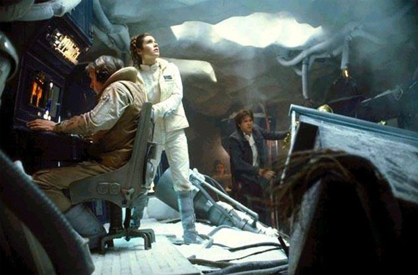 Yan et Leia doivent rejoindre le dernier transport - L'empire contre-attaque (Star Wars: Episode V - The Empire Strikes Back)