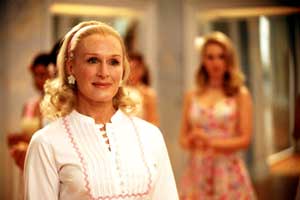 Claire Wellington, la maîtresse des lieux - Et l'homme créa la femme (The Stepford Wives)