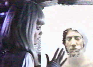 Pendant le voyage Galaxina devient amoureuse de Thor - Galaxina