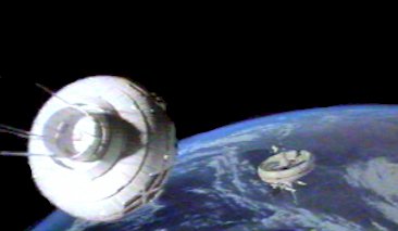 Helios approche de la station spatiale Skytown - La guerre du soleil (Solar Crisis)