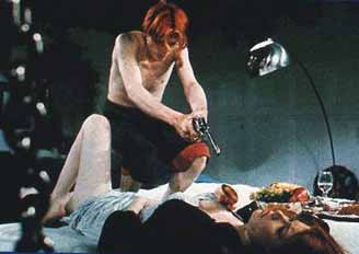 Newton et Mary-Lou : une relation peu ordinaire - L'homme qui venait d'ailleurs (The Man Who Fell to Earth)
