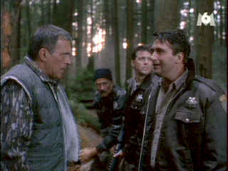 Jack ne soupçonne pas Willard de vouloir tuer les fugitifs - Intrusion Alien (The Invader)