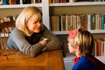 Carol et son fils Oliver - Invasion (The Invasion)