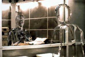 Pas facile de se regarder dans une glace ! - The Invisible Man