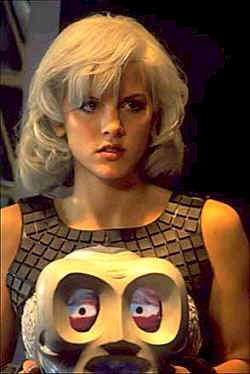 Hummm... Zev, mi-Lézard, mi-Humaine - LEXX : The Dark Zone (Lexx: The Dark Zone)