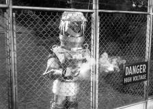 ©1954 Dudley Pictures Corporation - Le Maître du monde (Tobor the Great)