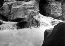 ©1957 Hammer Film Productions - Le redoutable homme des neiges (The Abominable Snowman)