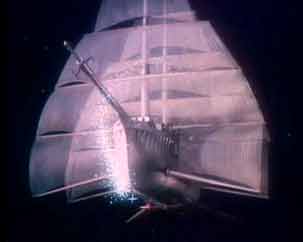 L'Azuris, le vaisseau de la mystérieuse Eolia - San ku kaï (Uchu kara no messeji: Ginga taisen)