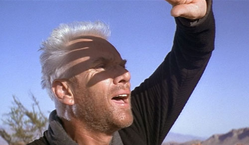 Soran tire une sonde au trilithium vers le soleil - Star Trek : générations (Star Trek: Generations)