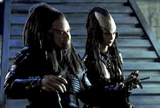 Terl et sa compagne - Terre champ de bataille (Battlefield Earth: A Saga of the Year 3000)