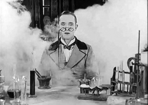 Dr Pyckle à la recherche de la formule adéquate - Dr. Pyckle and Mr. Pryde